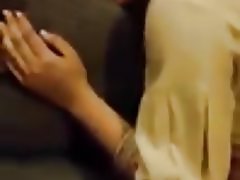 Flicka rörd av pojkvän heta desi ingen nakenhet