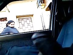 Blixt först titta åt sidan och sedan se det framför